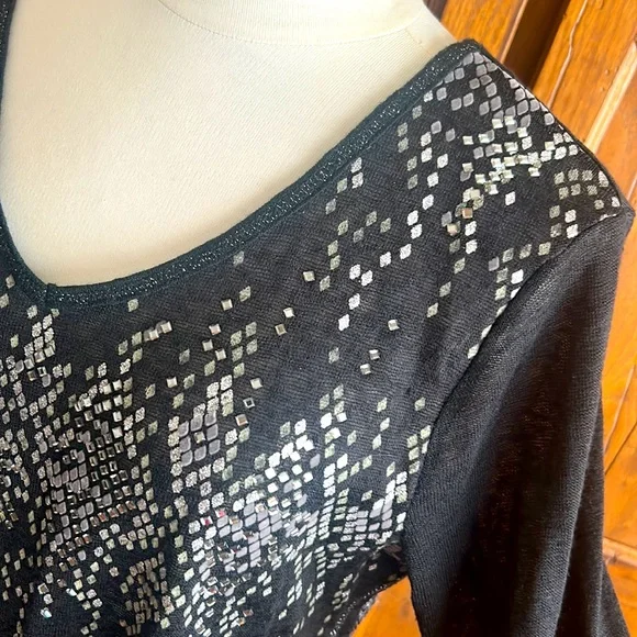 MISS ME BLINGY SWEATER⚜️Lightweight Black & Silver💎Hi-Low🖤Chevron Design on Back - Picture 4 of 10